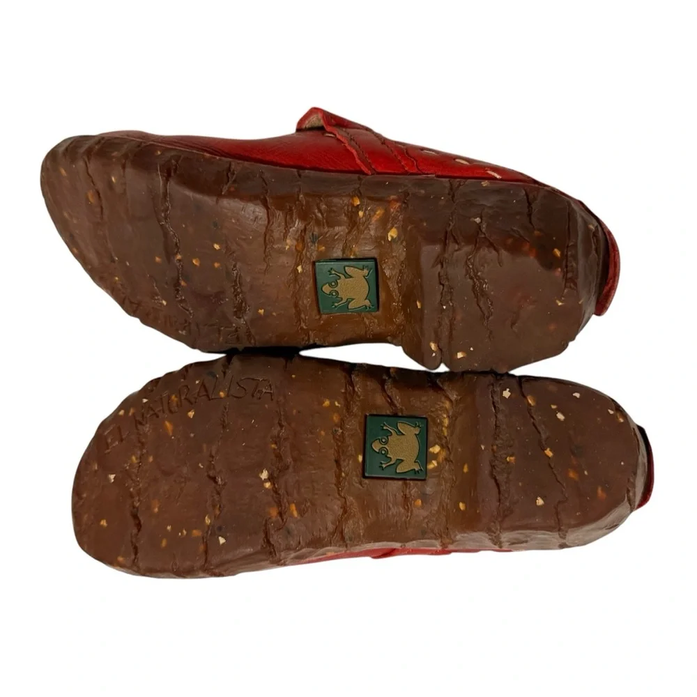 El Naturalista Red Leather Mary Jane Clogs with Contrast Stitching - Picture 7 of 9